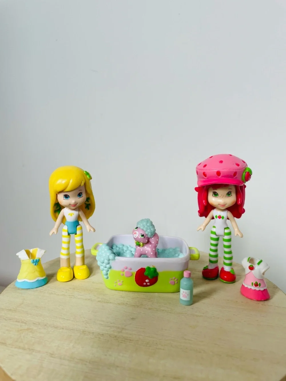 2009 Strawberry Shortcake Berry Bubbly Bath Lemon Meringue Doll Custard Complete